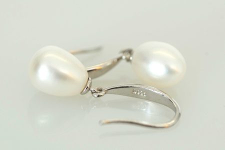 Classic Drop Pearl Earrings