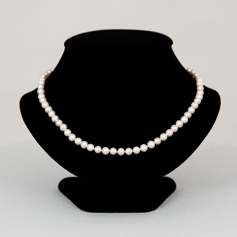 The Classic 18 Smaller Pearl Necklace