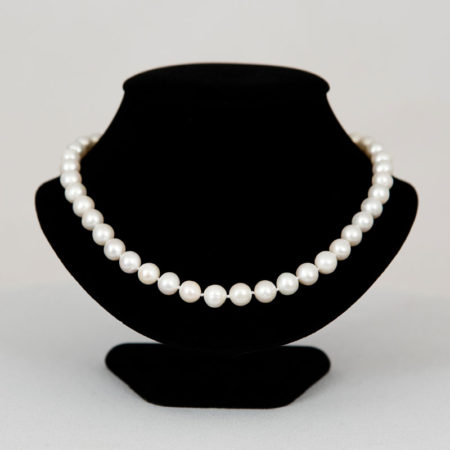 Classic 18" Pearl necklace