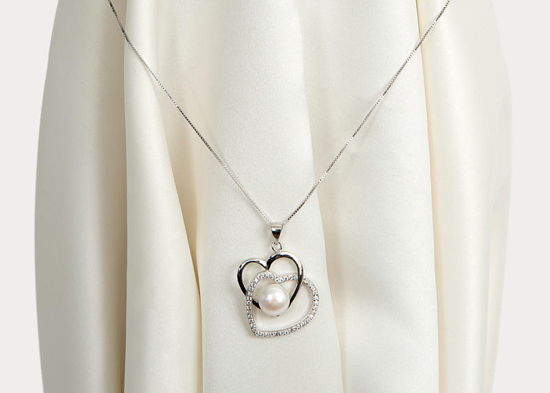 Heart Pearl Necklace With Square Pendant With Earings