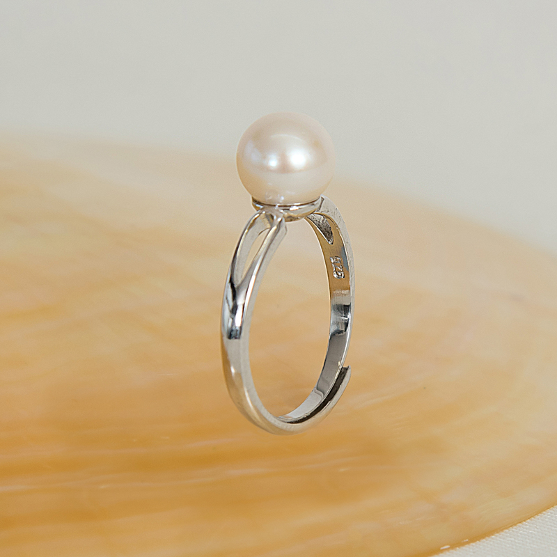 Single pearl ring