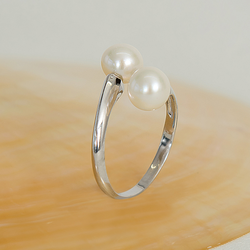 Two pearl ring