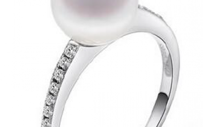 Pearl engagement ring Pearl engagement ring