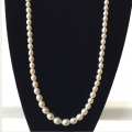 Graduated pearl necklace